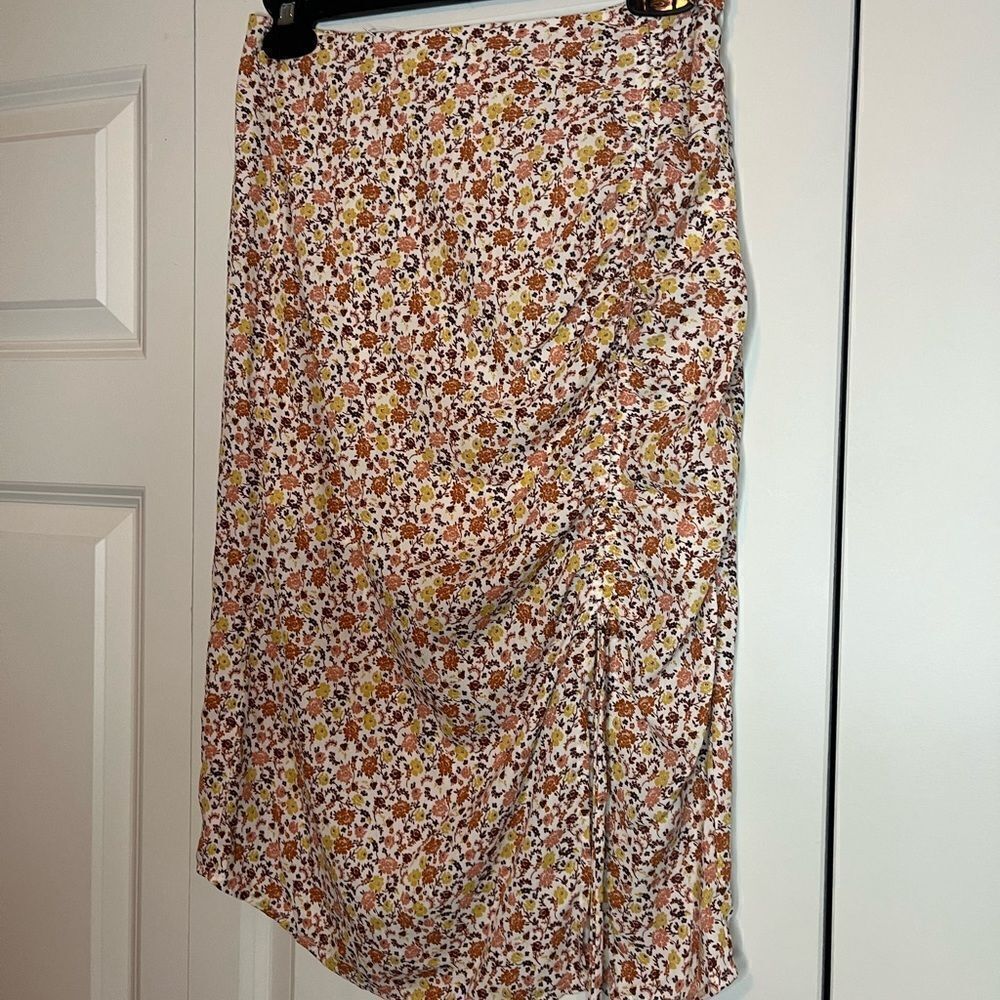 NWT SIENNA SKY FALL FLORAL SKIRT SIZE SMALL *Perfect for fall!* - Picture 3 of 9